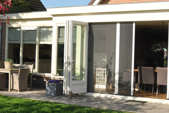 HW Huis & Wonen Gorinchem Plissehordeur tuin openslaande deuren